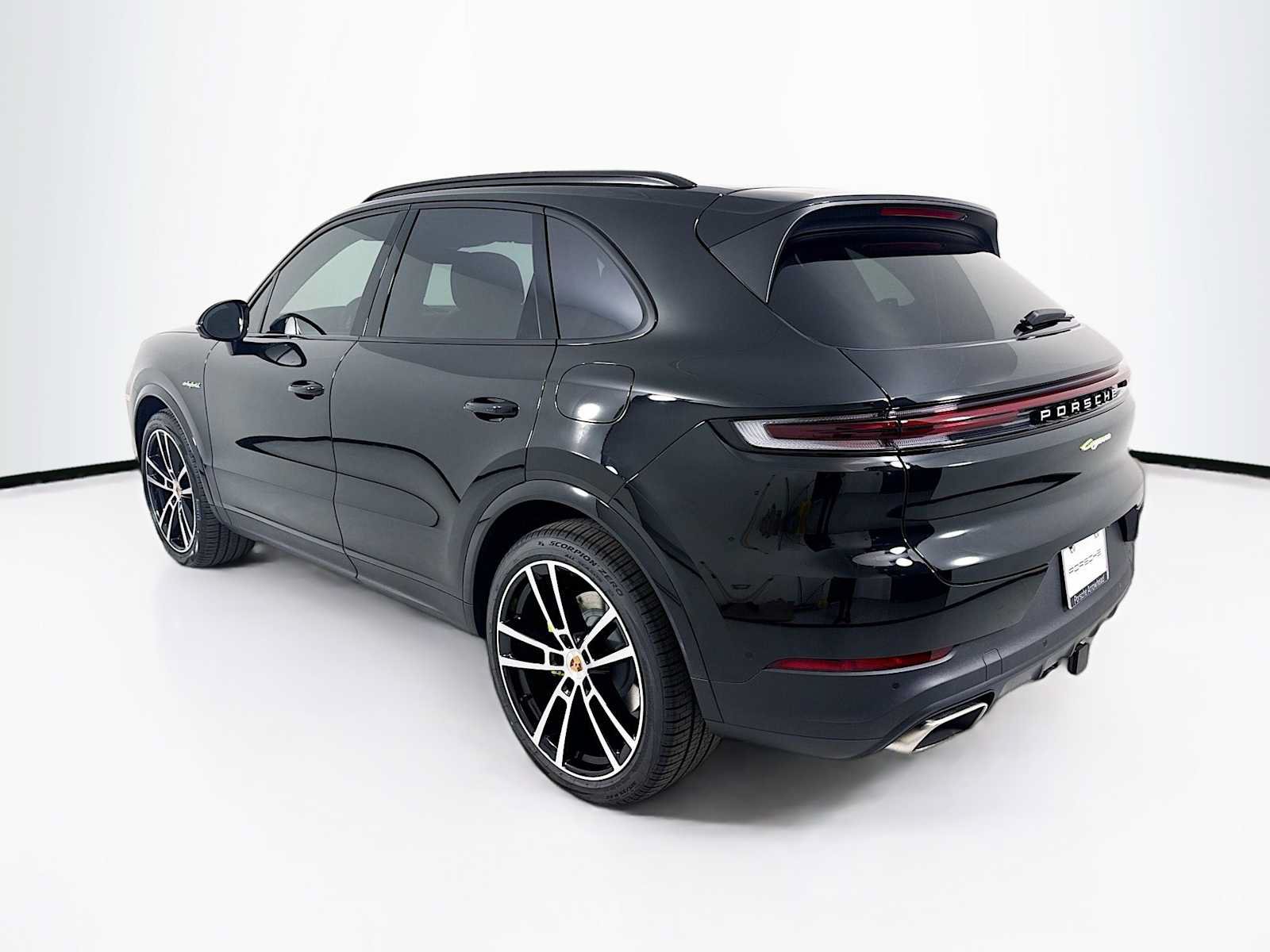 New 2026 Porsche Cayenne E-Hybrid AWD/4WD image 3