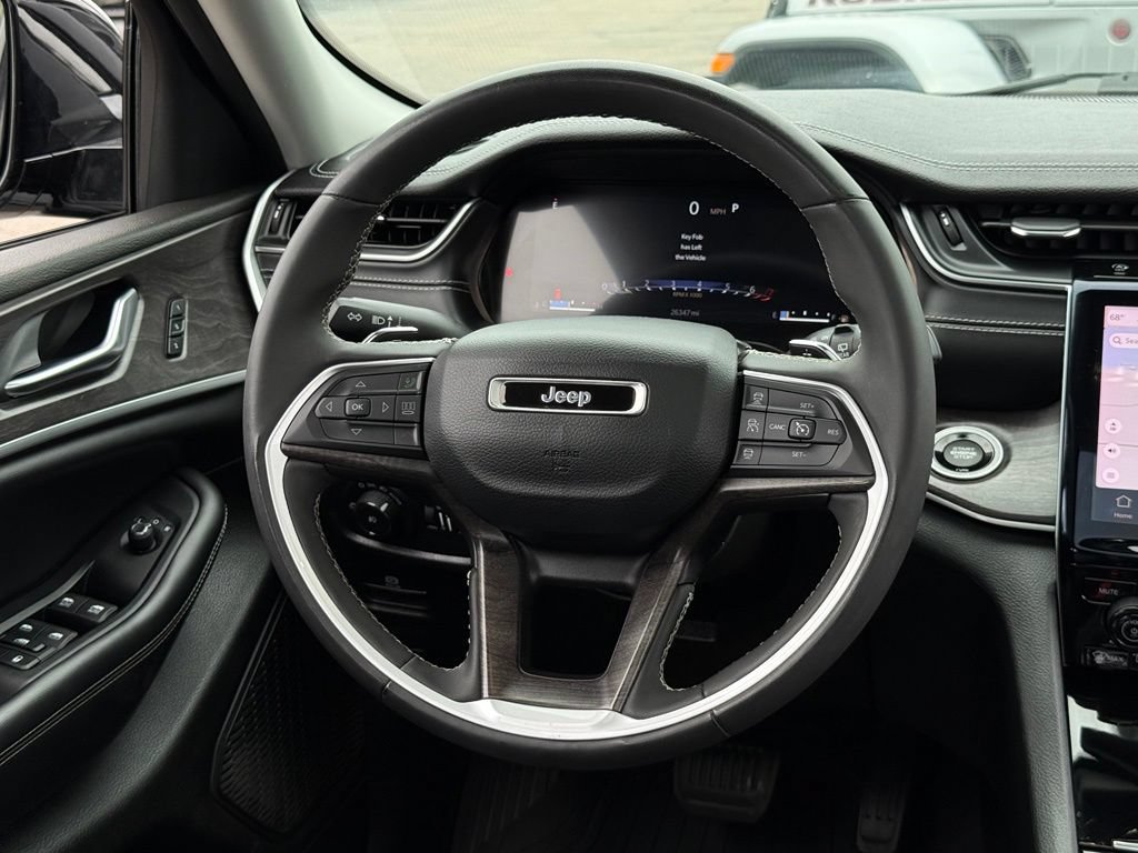 Used 2023 Jeep Grand Cherokee Limited AWD/4WD image 8