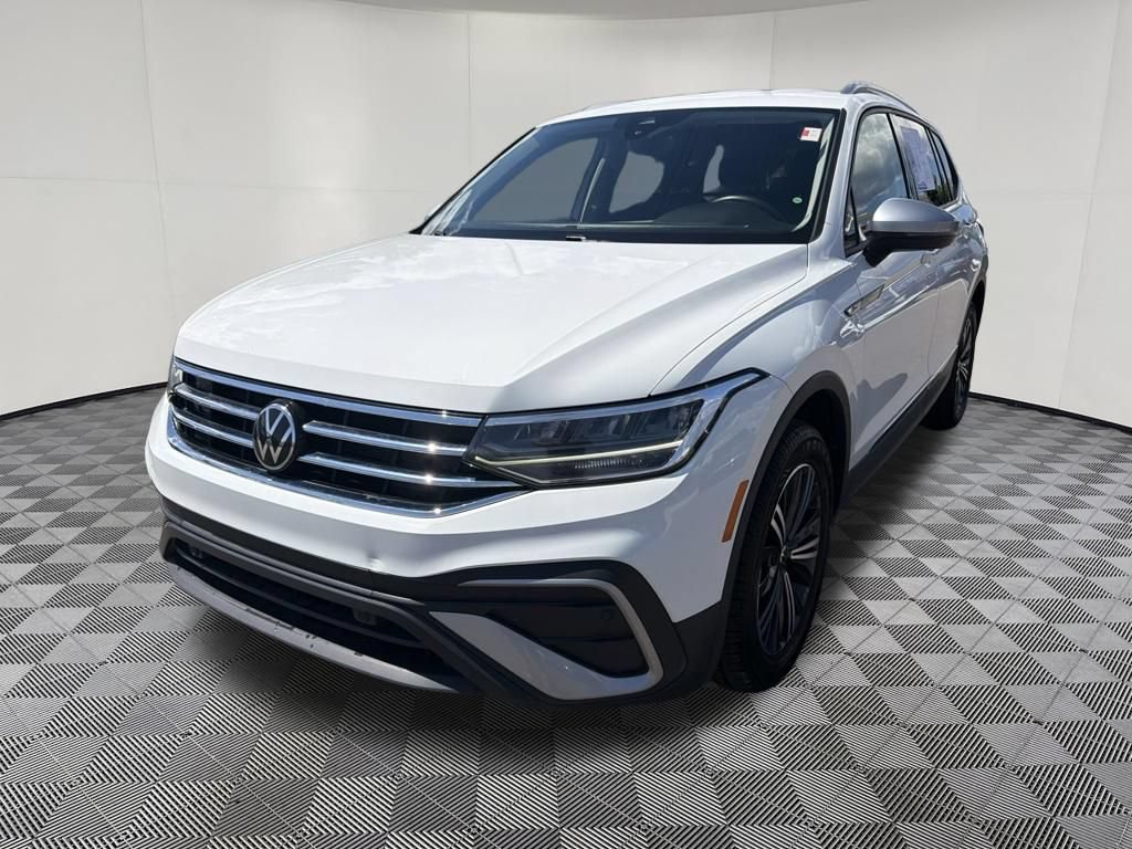 Used 2024 Volkswagen Tiguan Wolfsburg Edition AWD/4WD image 3