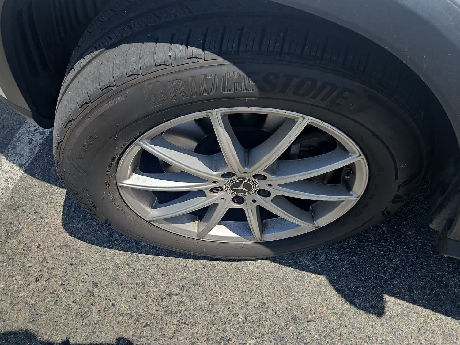 Used 2025 Mercedes-Benz GLE 450e 4MATIC image 3