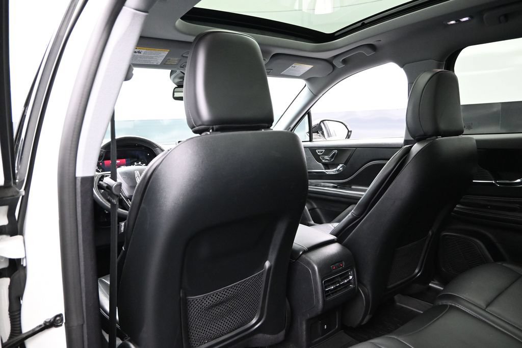 Used 2022 Lincoln Corsair AWD w/ Premium Package image 24