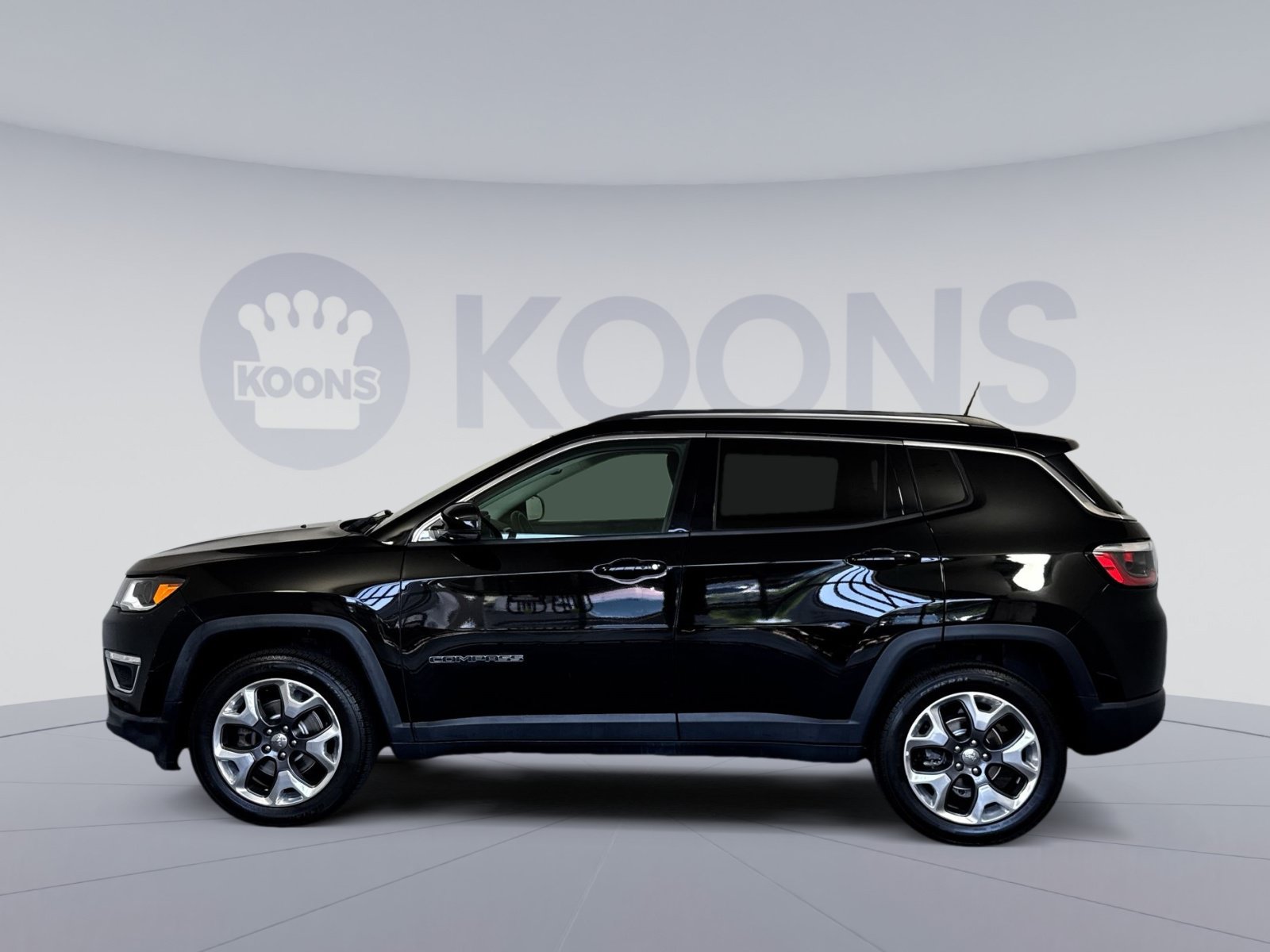 Used 2018 Jeep Compass Limited AWD/4WD image 2