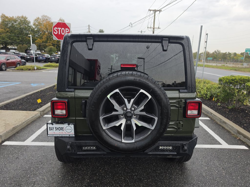 Used 2024 Jeep Wrangler Unlimited w/ Convenience Group AWD/4WD image 6