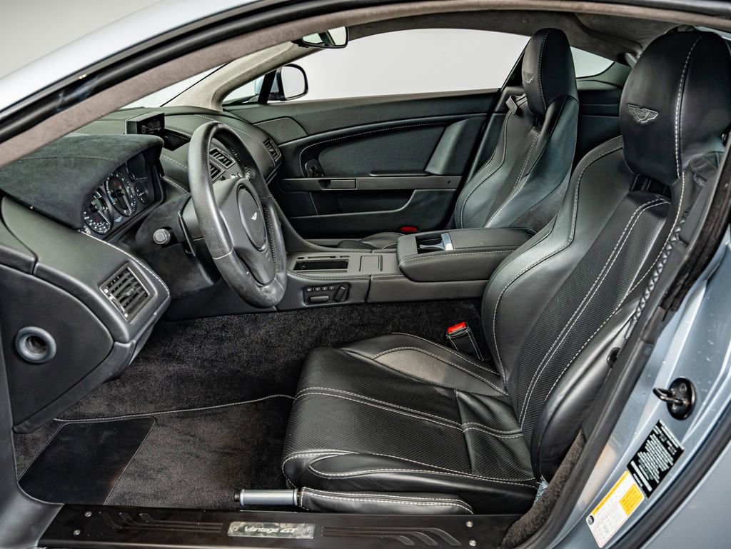 Used 2015 Aston Martin V8 Vantage GT RWD image 35