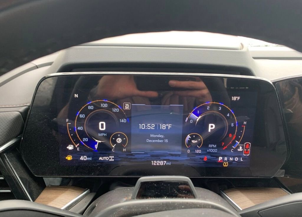 Used 2025 Chevrolet Suburban High Country image 23