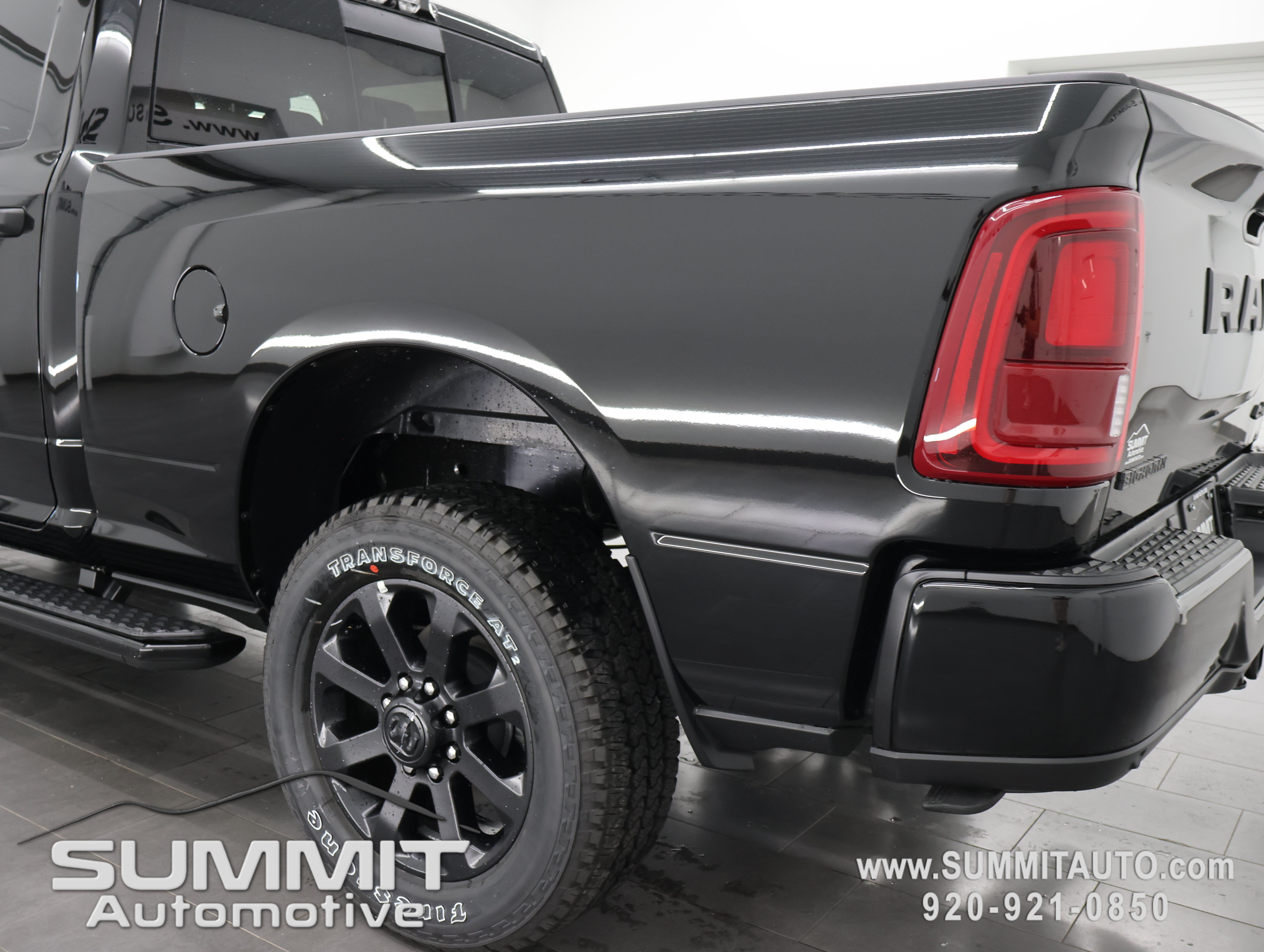New 2026 RAM 3500 Big Horn AWD/4WD image 36