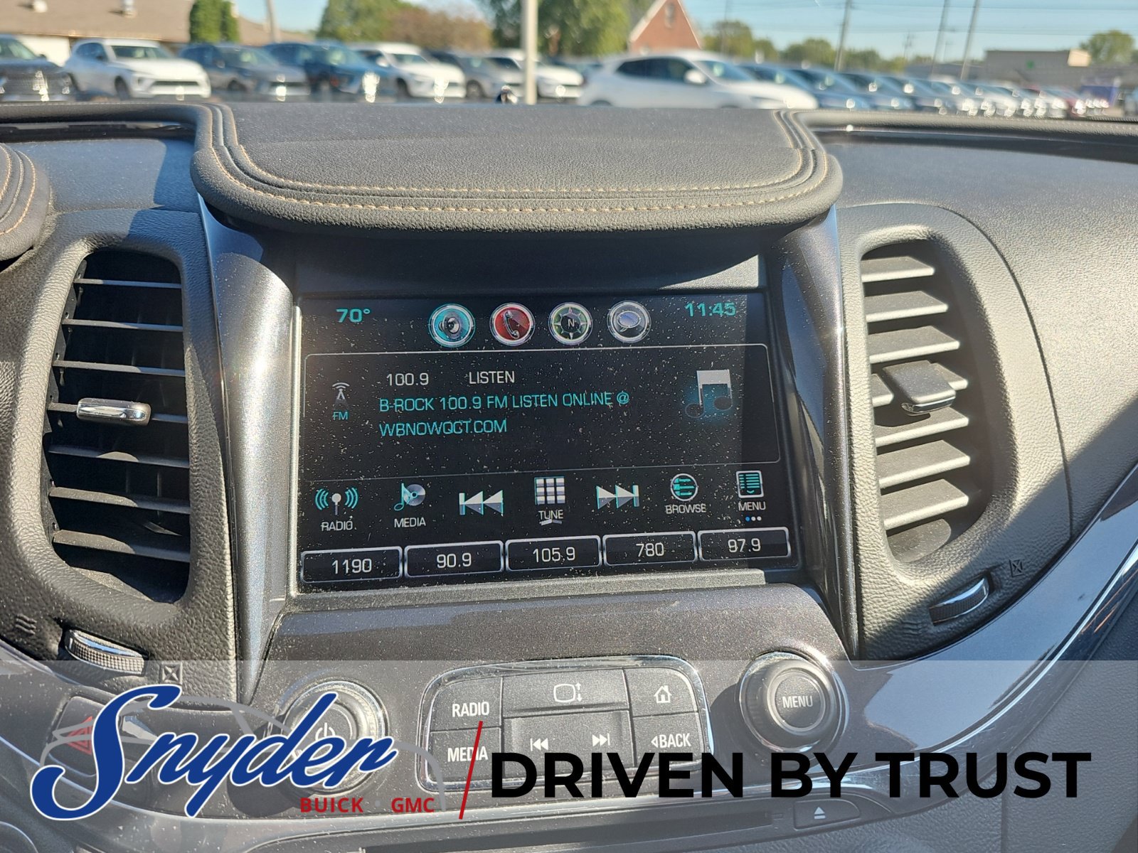 Used 2017 Chevrolet Impala Premier FWD image 16