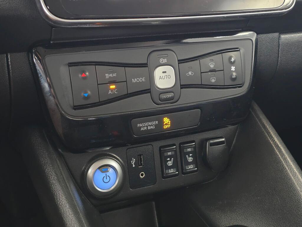 Used 2018 Nissan Leaf SL w/ SL Technology Package image 32