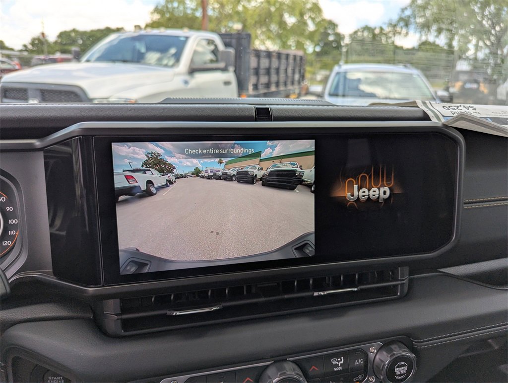 New 2025 Jeep Gladiator Sport image 26