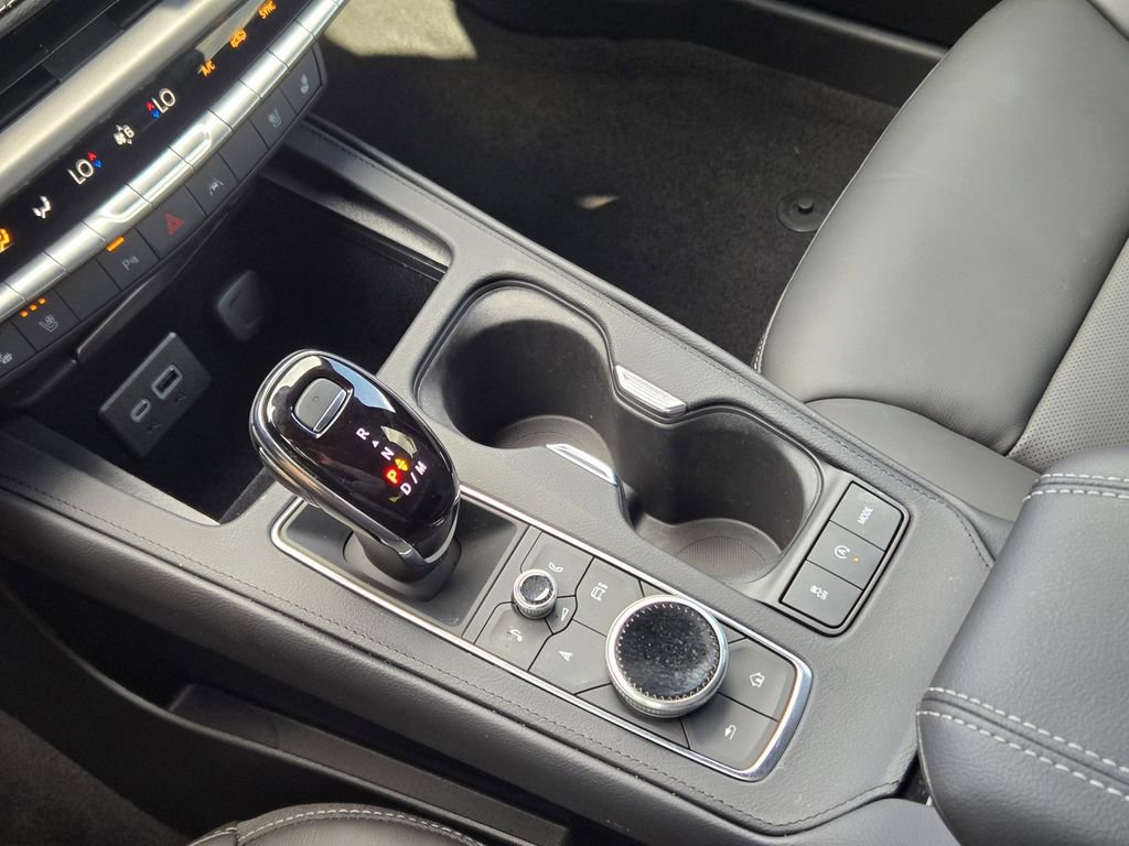 Used 2025 Cadillac XT4 Premium Luxury image 25