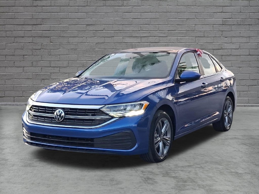 Used 2024 Volkswagen Jetta SE w/ Panoramic Sunroof Package FWD image 3