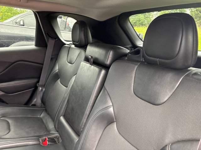 Used 2022 Jeep Cherokee Latitude Lux w/ Sun & Sound Group AWD/4WD image 10