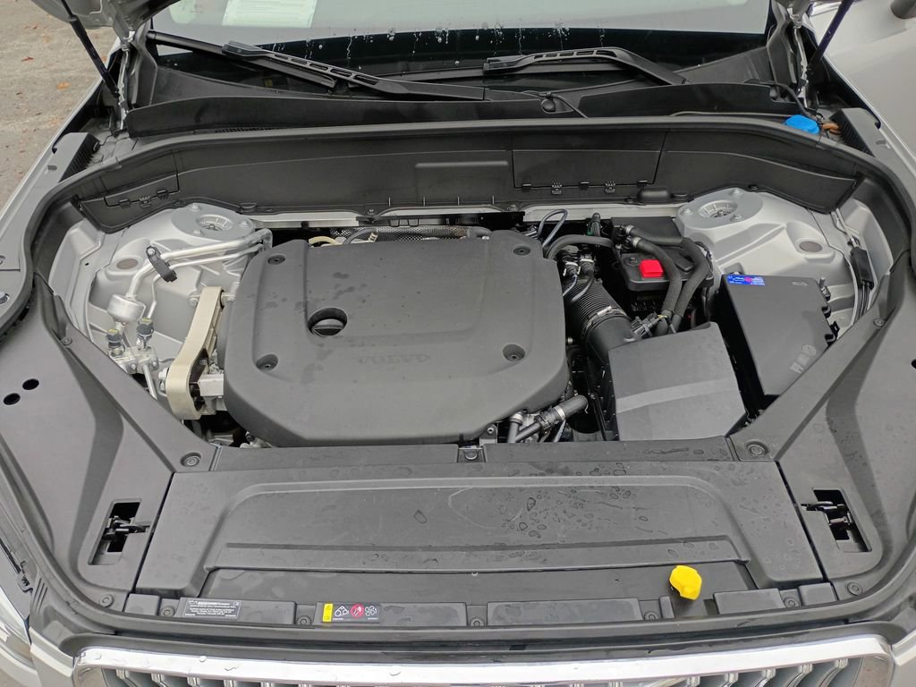 Used 2025 Volvo XC90 B6 Plus image 22