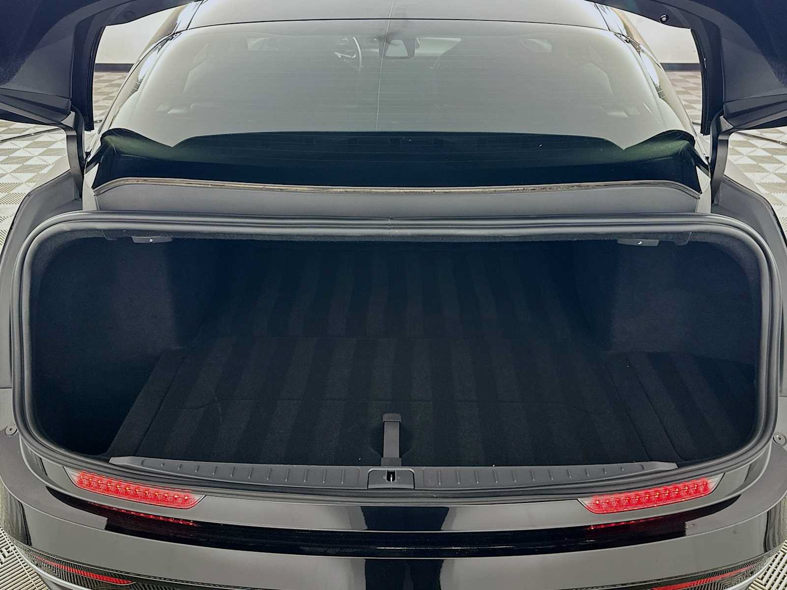 Used 2025 Lucid Air Pure RWD image 23