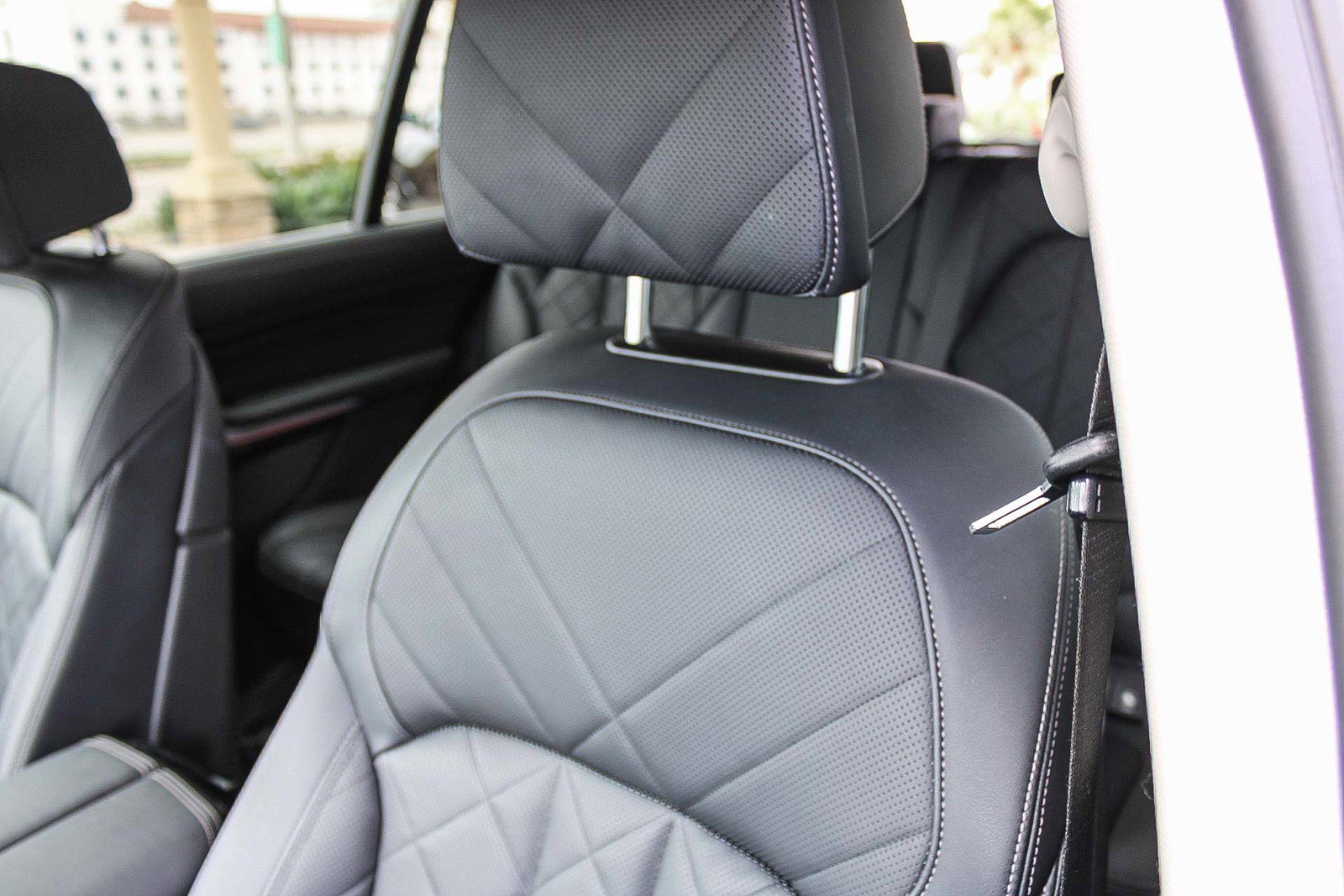 Used 2023 BMW X7 xDrive40i w/ Premium Package image 25