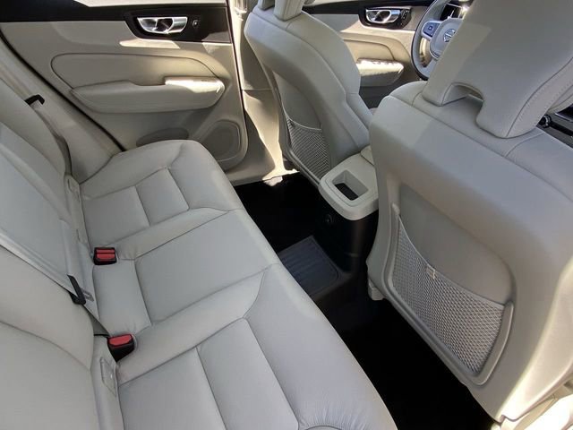 Certified 2025 Volvo XC60 T8 Plus AWD/4WD image 15