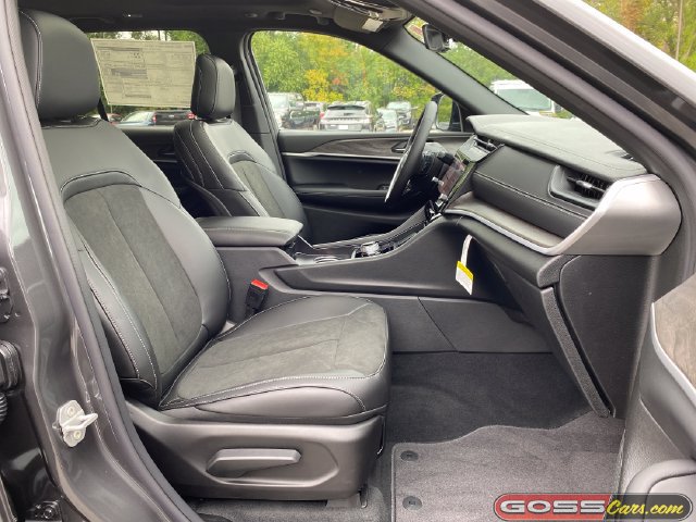 New 2026 Jeep Grand Cherokee Altitude AWD/4WD image 6