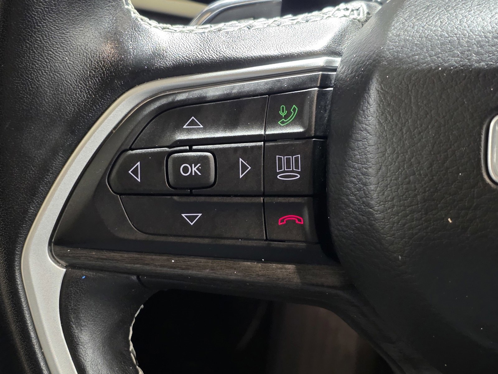 Used 2021 Jeep Grand Cherokee L Limited image 34