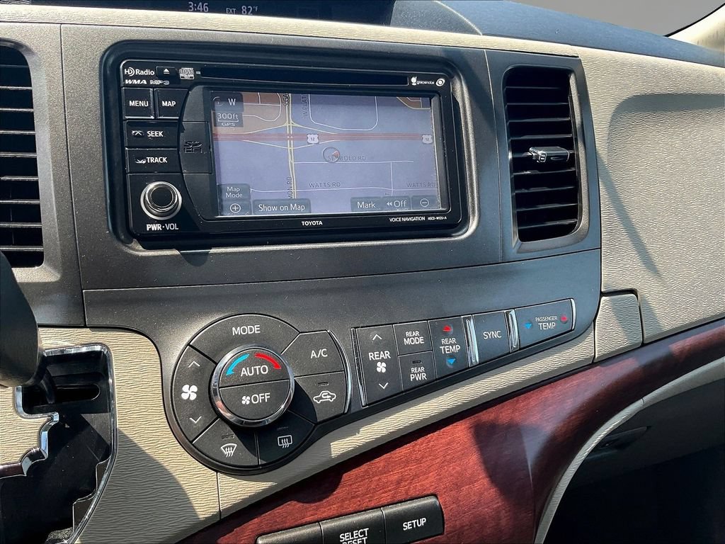 Used 2014 Toyota Sienna XLE FWD image 9