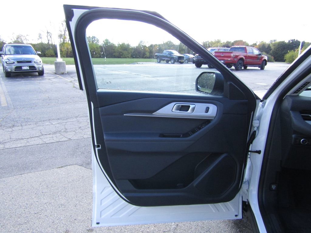 New 2026 Ford Explorer Active image 12