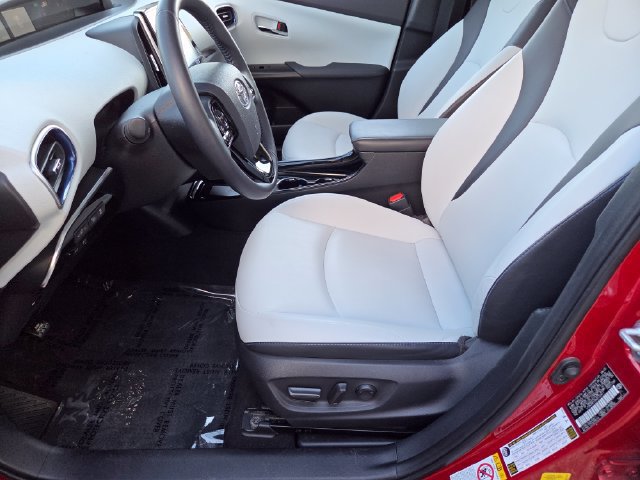 Used 2021 Toyota Prius Limited w/ Premium Convenience Package FWD image 8