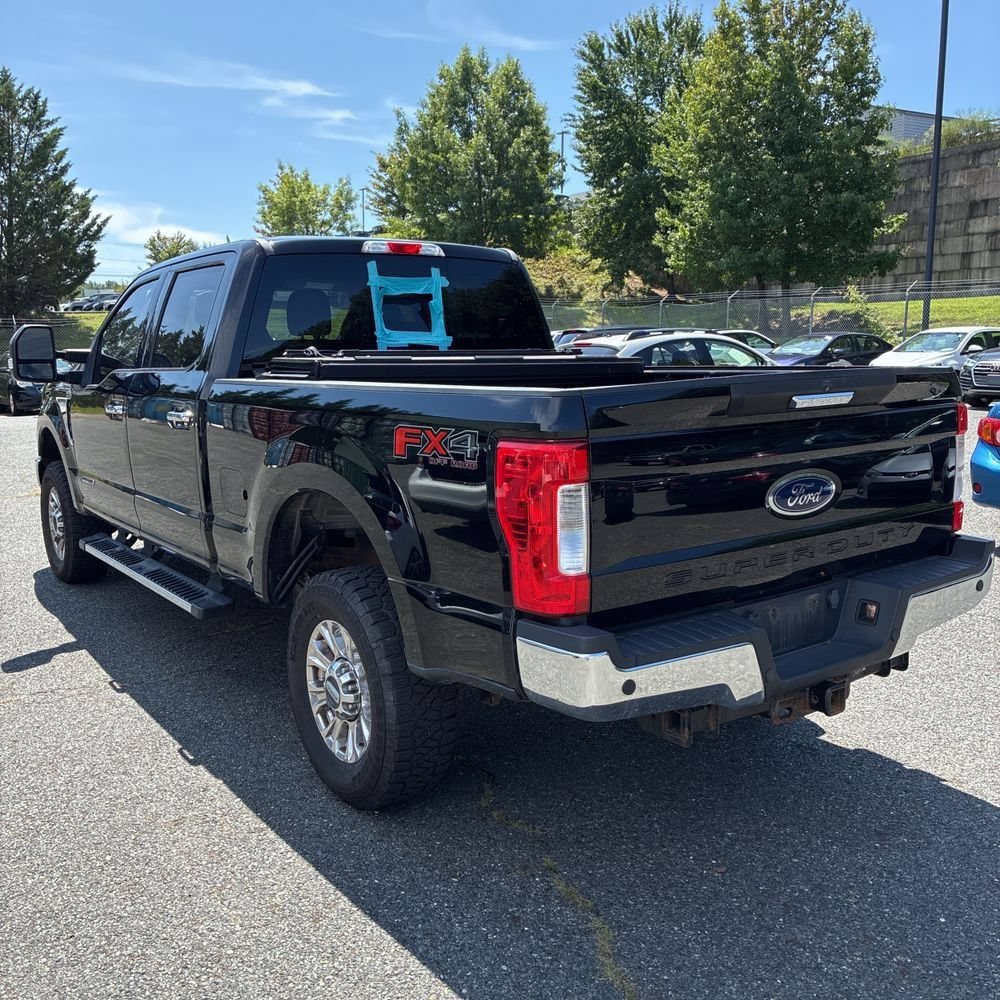 Used 2017 Ford F250 XLT w/ XLT Premium Package AWD/4WD image 4