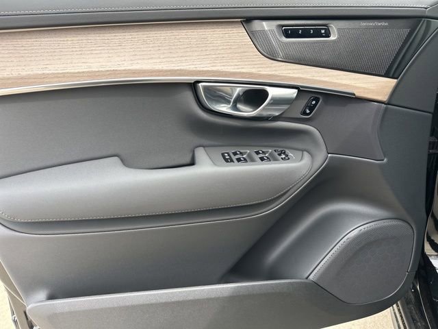 New 2026 Volvo XC90 B6 Plus w/ Protection Package Premier image 13