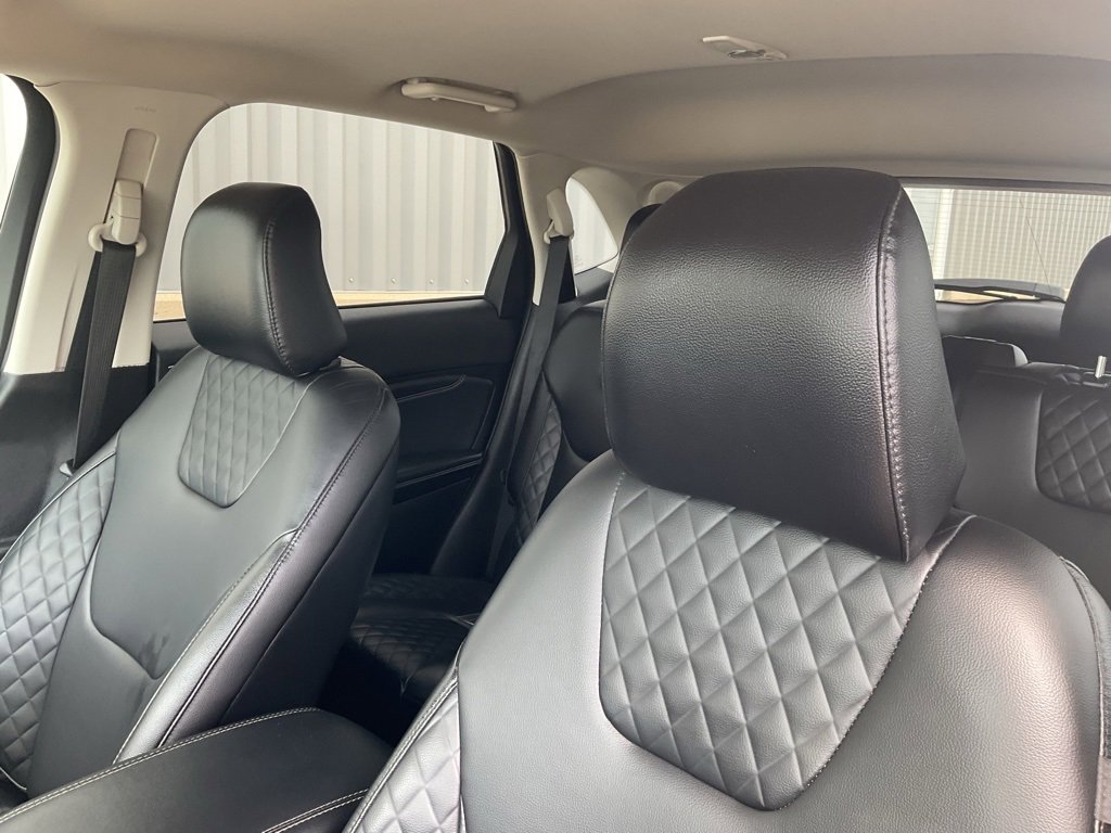 Used 2024 Ford Edge Titanium image 9