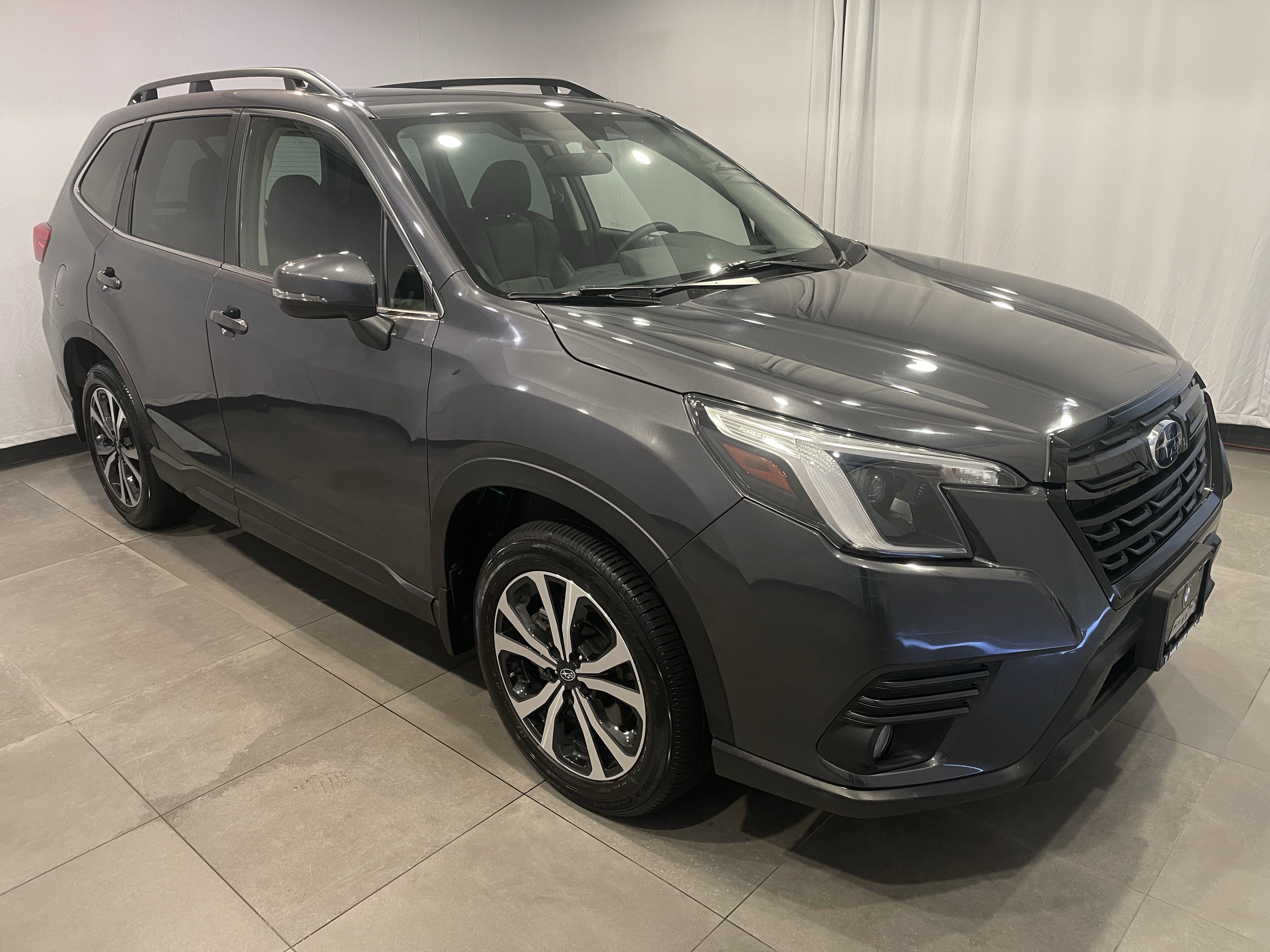 Used 2023 Subaru Forester Limited AWD/4WD image 3