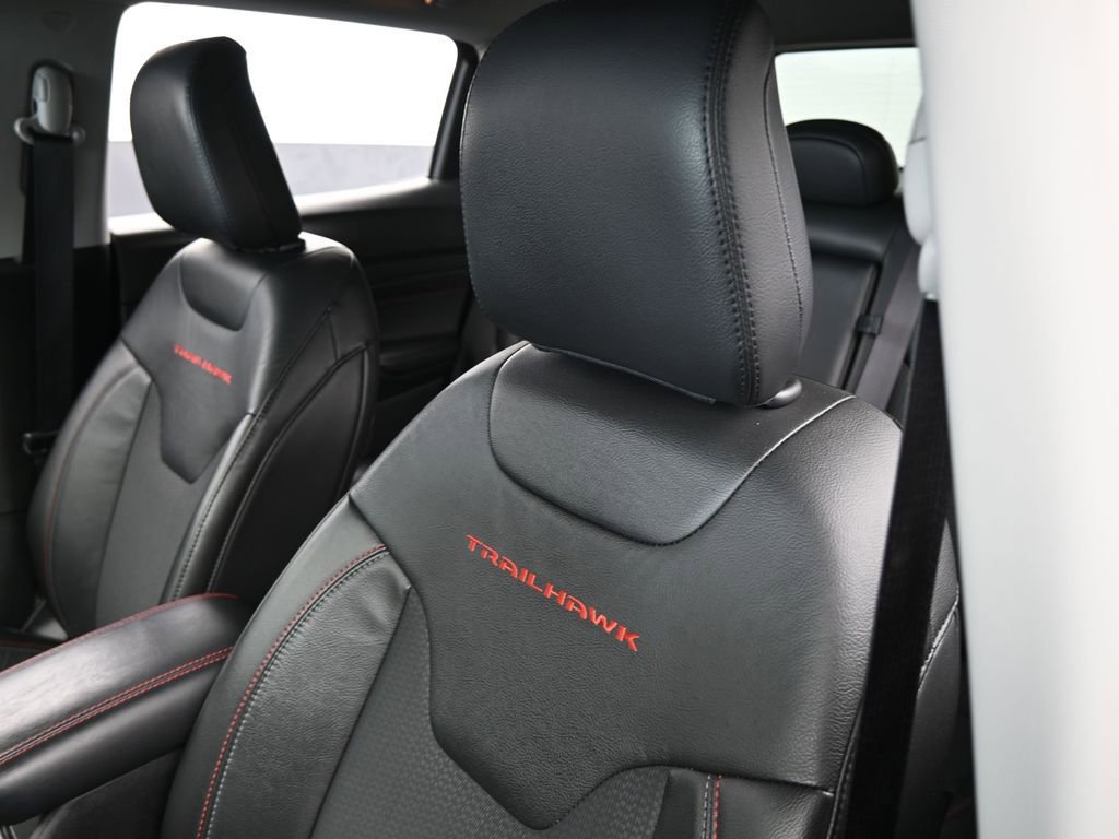 Used 2022 Jeep Compass Trailhawk w/ Trailhawk Convenience Group image 15