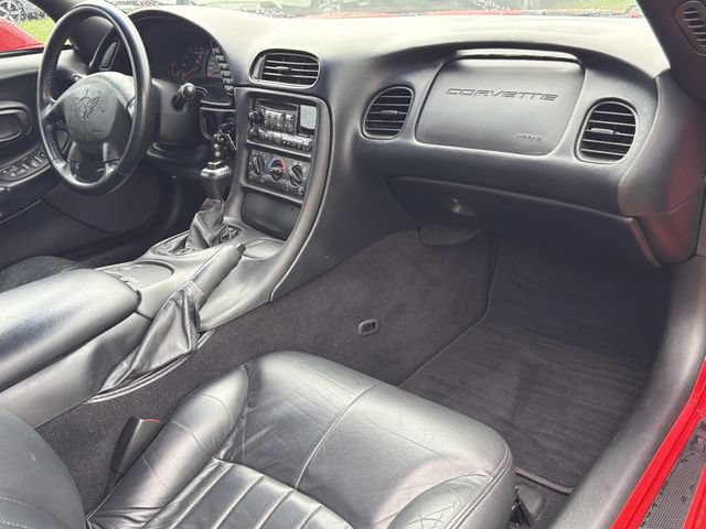 Used 2001 Chevrolet Corvette Coupe RWD image 25
