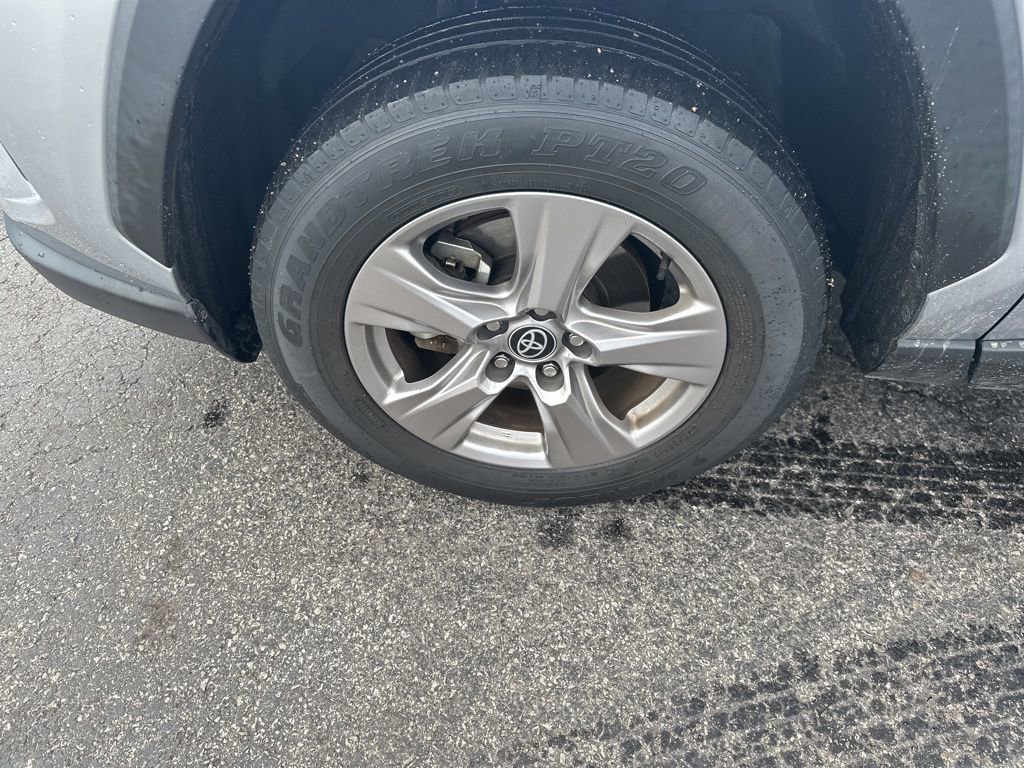 Used 2023 Toyota RAV4 XLE w/ Convenience Package image 9