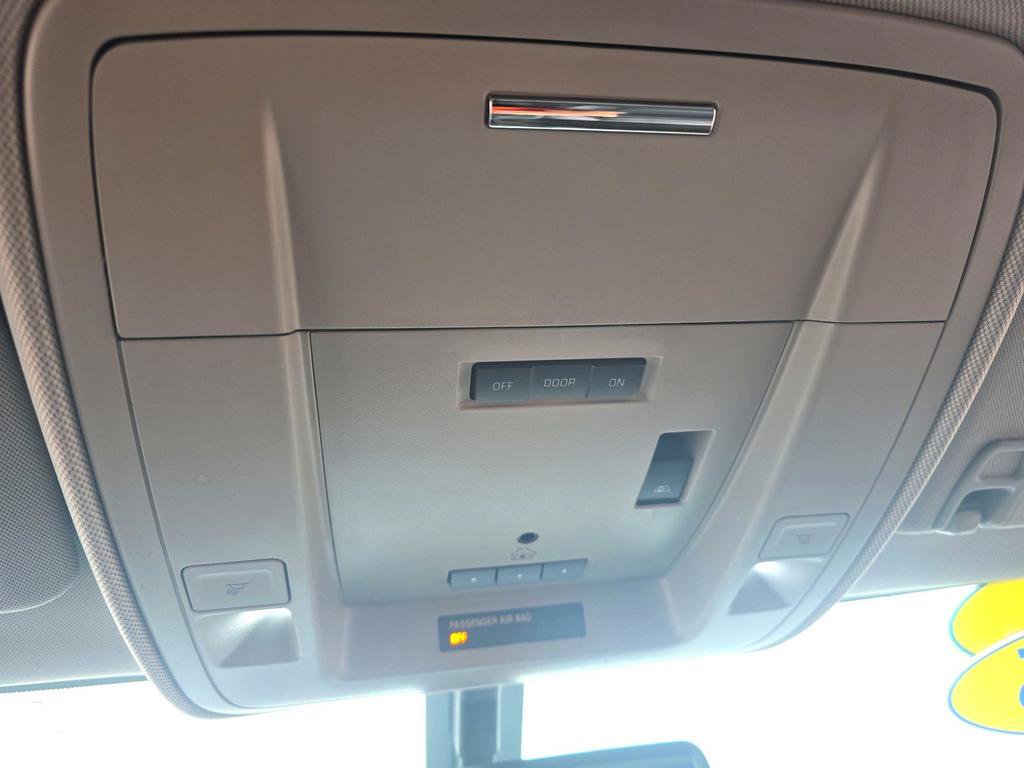 Used 2015 GMC Sierra 1500 SLT w/ SLT Preferred Package image 17