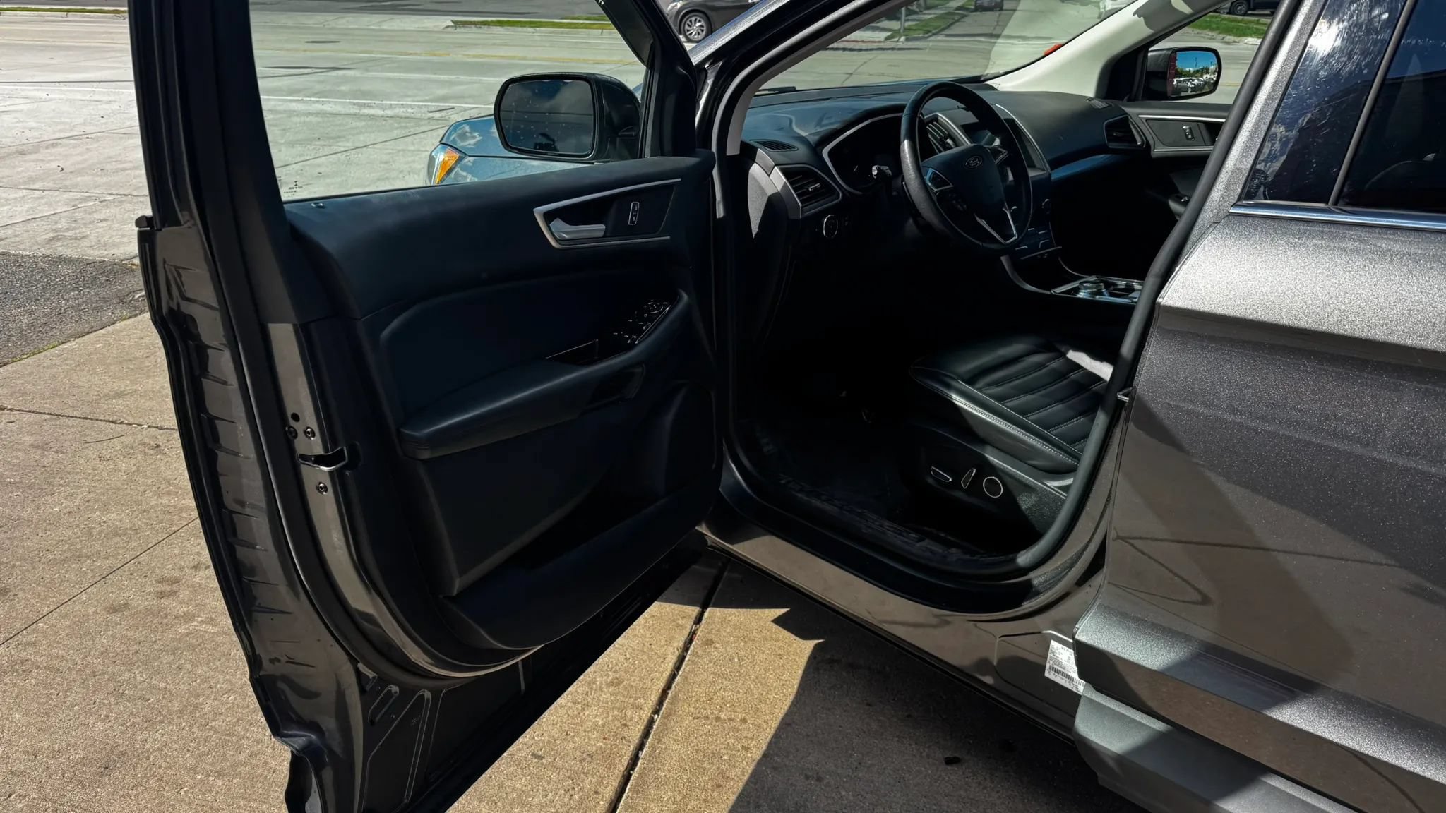 Used 2019 Ford Edge SEL w/ Equipment Group 201A AWD/4WD image 8