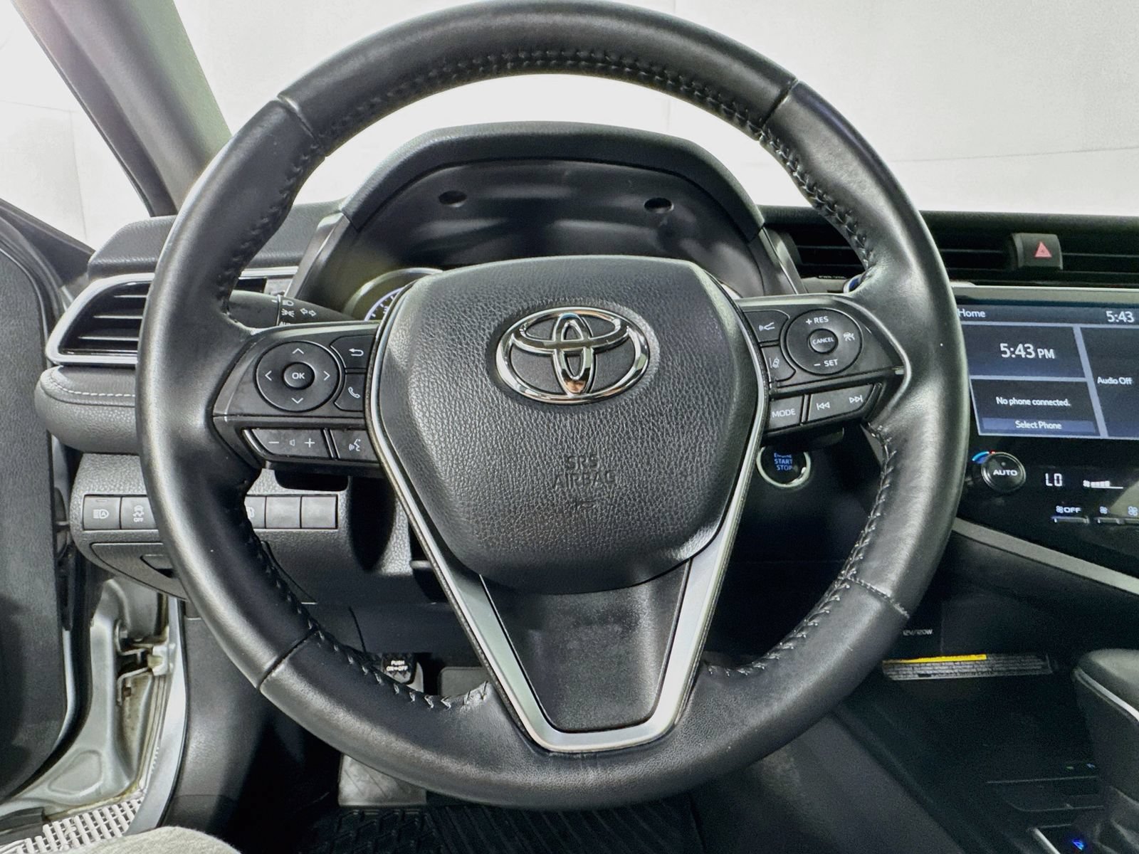 Used 2018 Toyota Camry SE FWD image 11