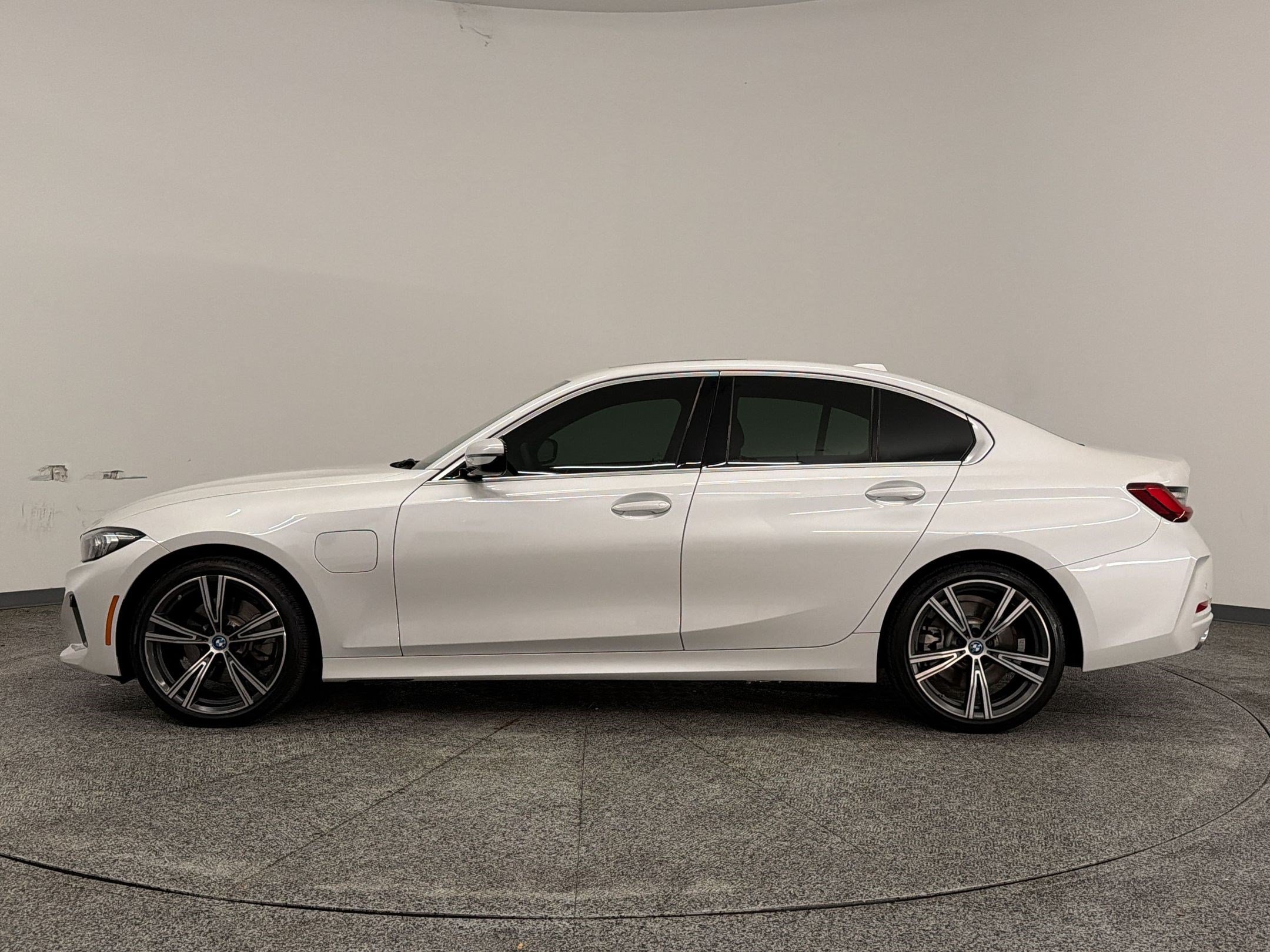 Used 2024 BMW 330e w/ Premium Package RWD image 2