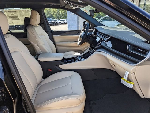 Used 2023 Jeep Grand Cherokee 4WD 4xe w/ Luxury Tech Group II image 25