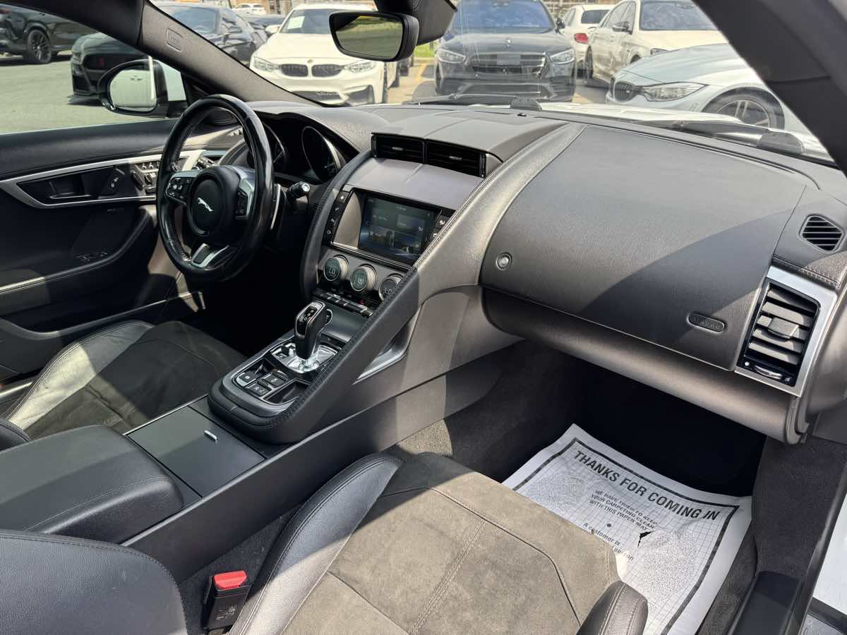 Used 2018 Jaguar F-TYPE Coupe RWD image 26