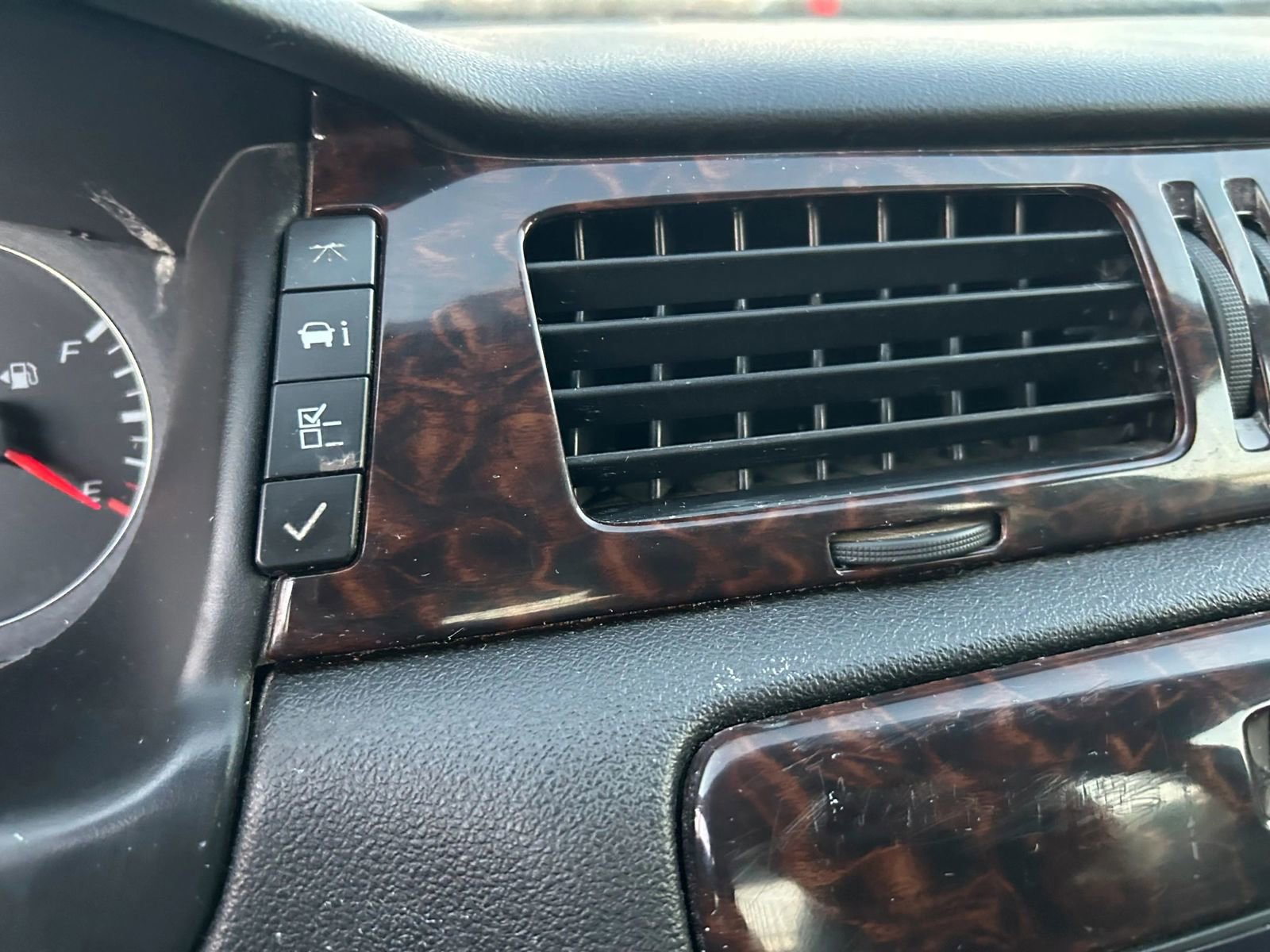 Used 2014 Chevrolet Impala LT image 10