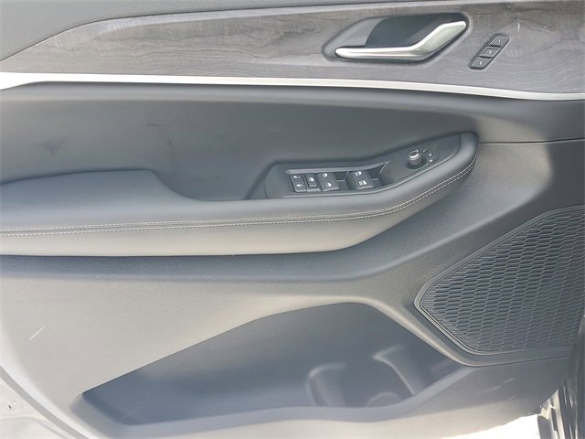 New 2025 Jeep Grand Cherokee Limited w/ Trailer Tow Package image 16