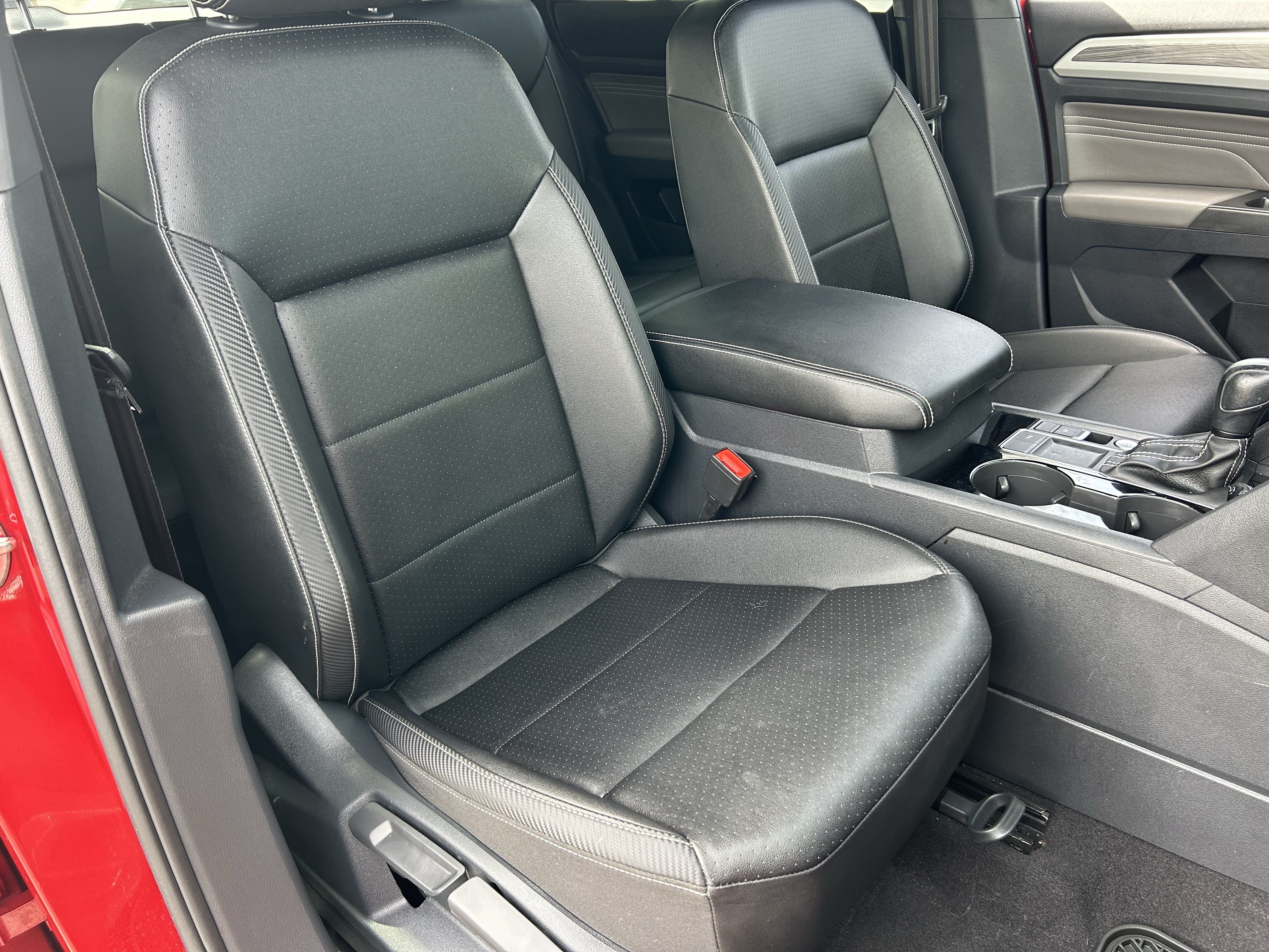 Used 2023 Volkswagen Atlas Cross Sport SE w/ Panoramic Sunroof Package FWD image 8