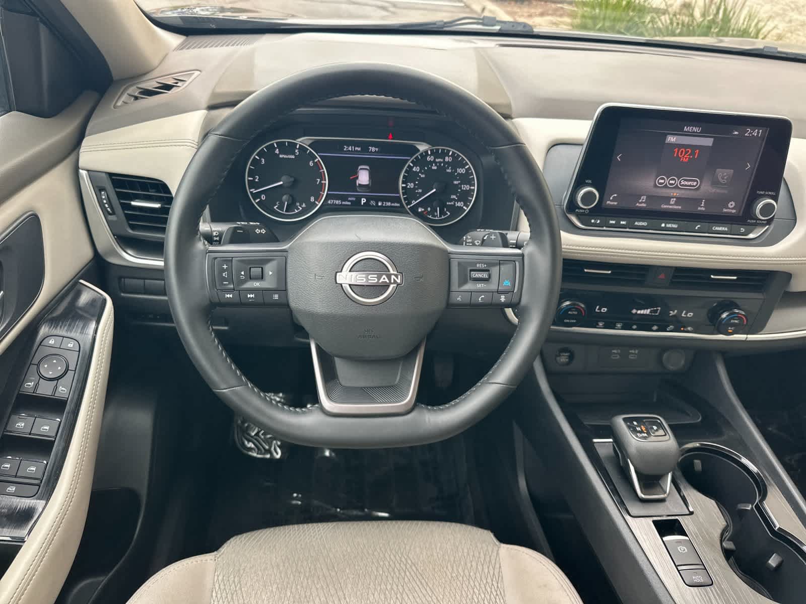 Used 2025 Nissan Rogue SV AWD/4WD image 15