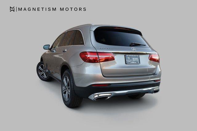 Used 2019 Mercedes-Benz GLC 300 4MATIC image 4