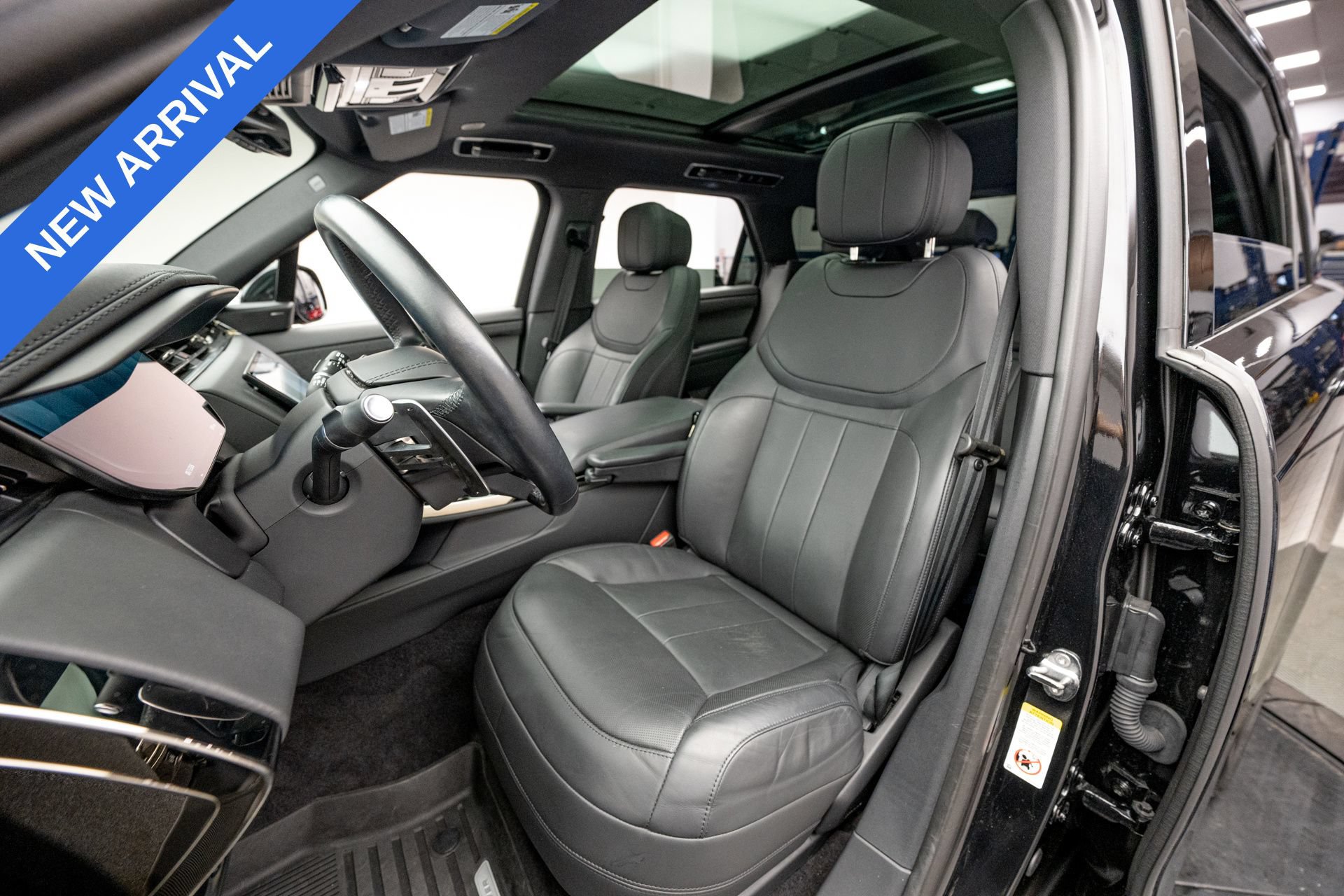 Used 2024 Land Rover Range Rover Sport Dynamic SE AWD/4WD image 13