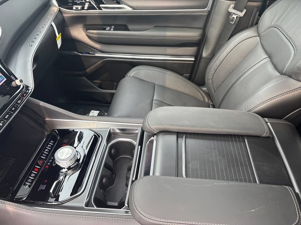 New 2026 Jeep Grand Wagoneer Summit AWD/4WD image 28