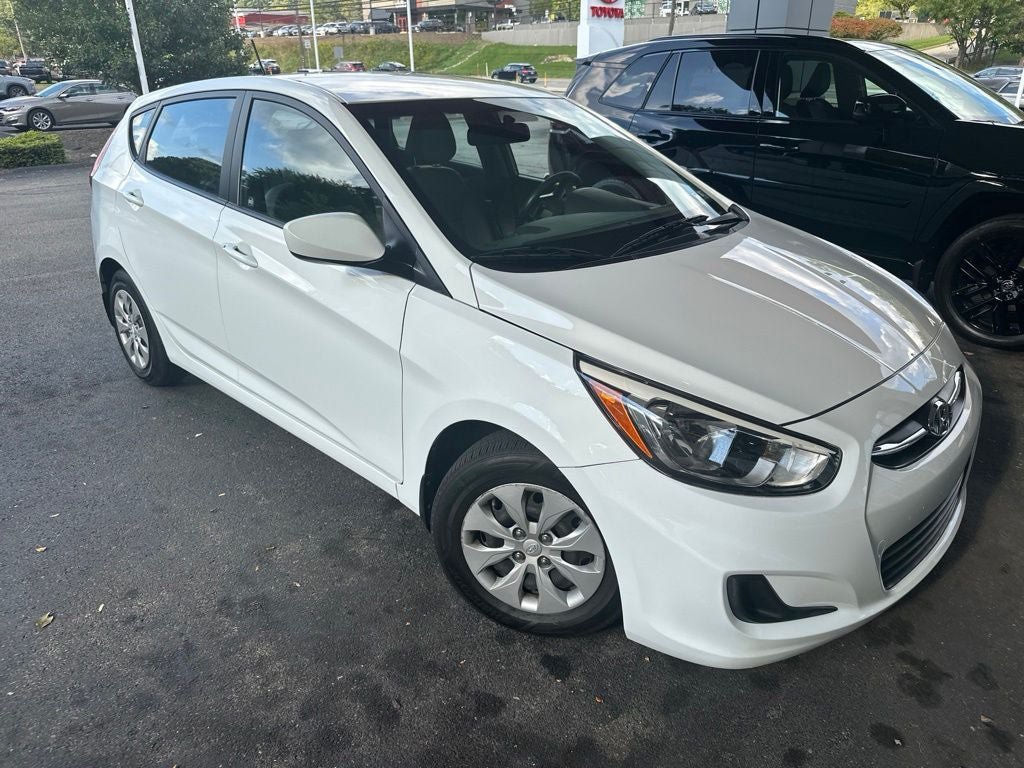 Used 2015 Hyundai Accent GS FWD image 2