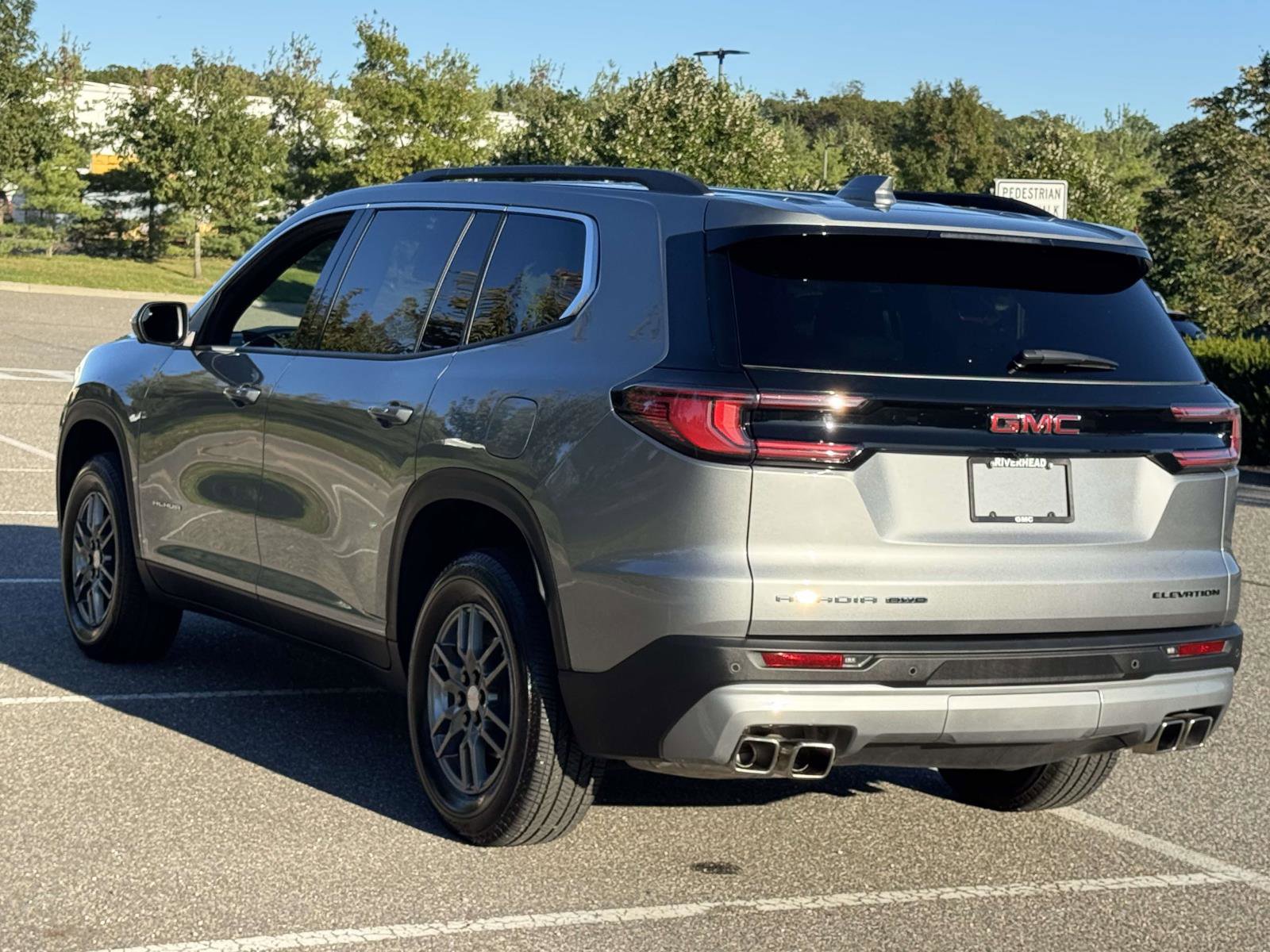 Used 2025 GMC Acadia Elevation image 4