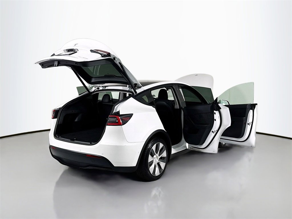 Used 2021 Tesla Model Y Long Range image 35