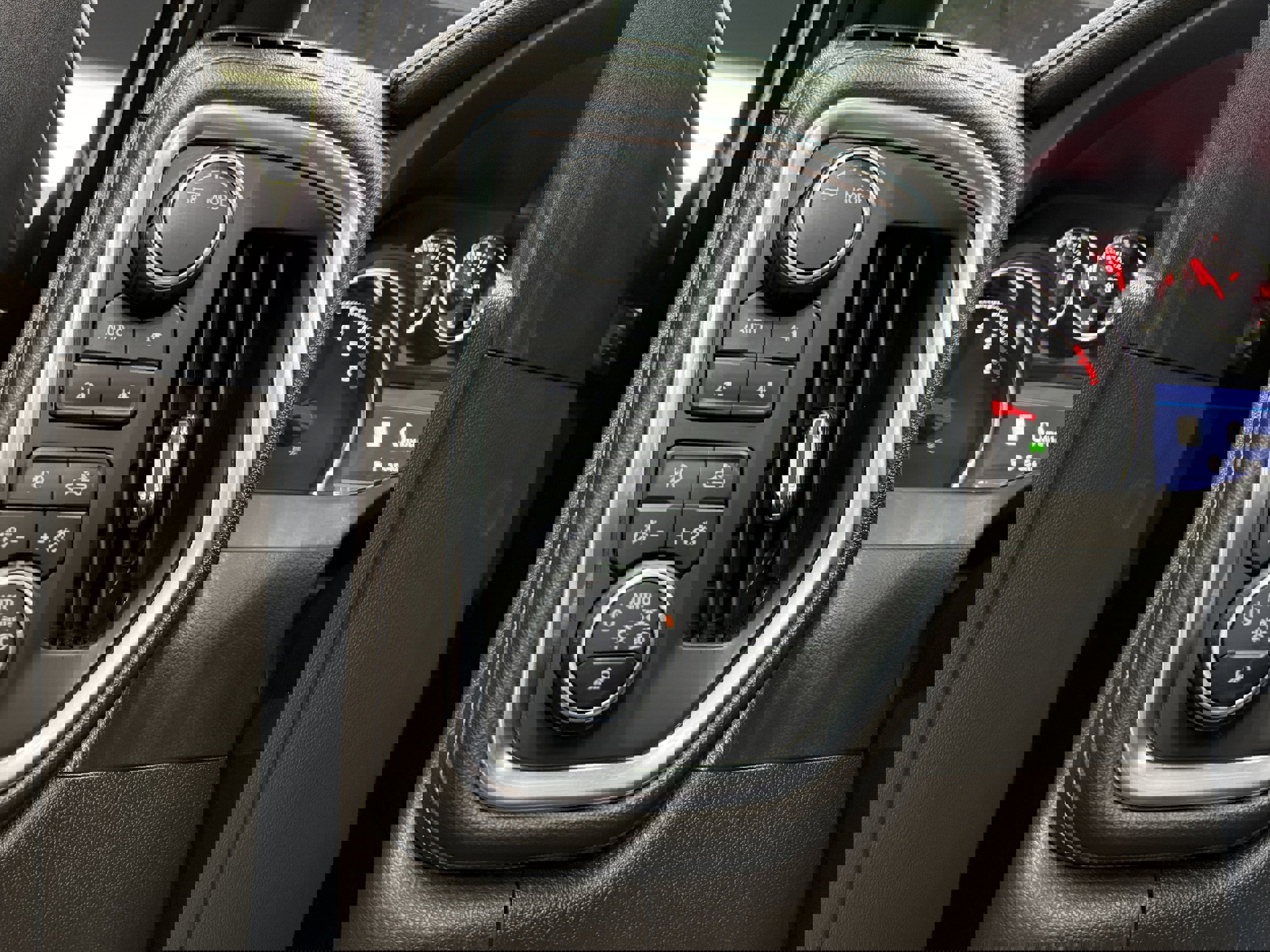 Used 2020 Chevrolet Silverado 1500 LTZ w/ LTZ Premium Package image 16