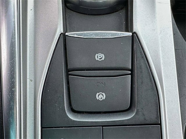 Used 2021 Ford Explorer XLT w/ Equipment Group 202A image 30